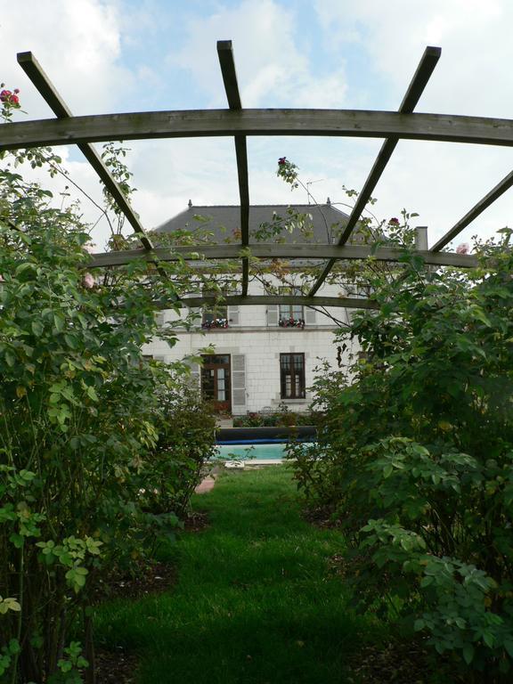 Entre Cour Et Jardin Hotel ชาลงส์-อ็อง-ชองปาญ ภายนอก รูปภาพ