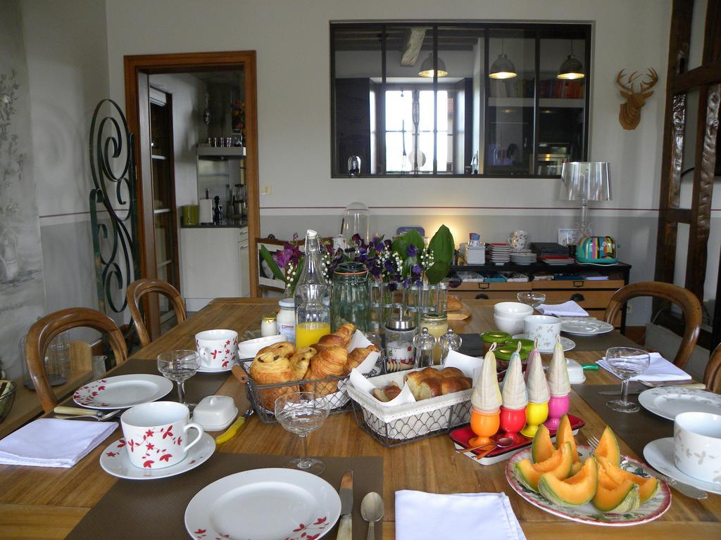 Entre Cour Et Jardin Hotel ชาลงส์-อ็อง-ชองปาญ ภายนอก รูปภาพ
