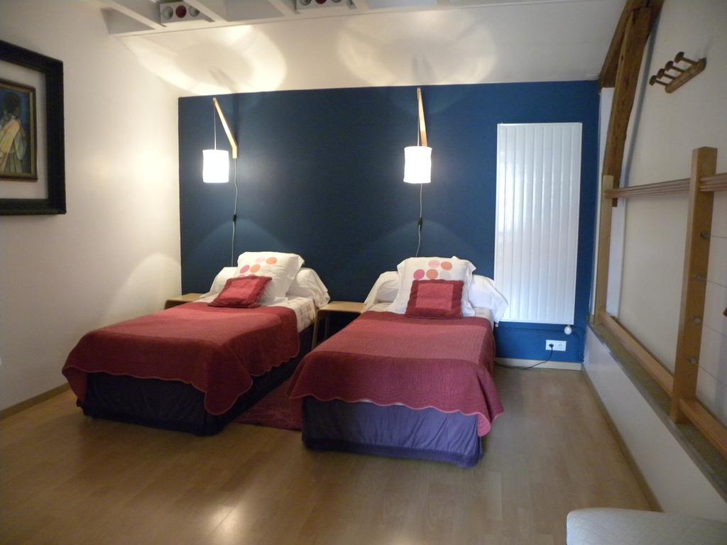 Entre Cour Et Jardin Hotel ชาลงส์-อ็อง-ชองปาญ ภายนอก รูปภาพ